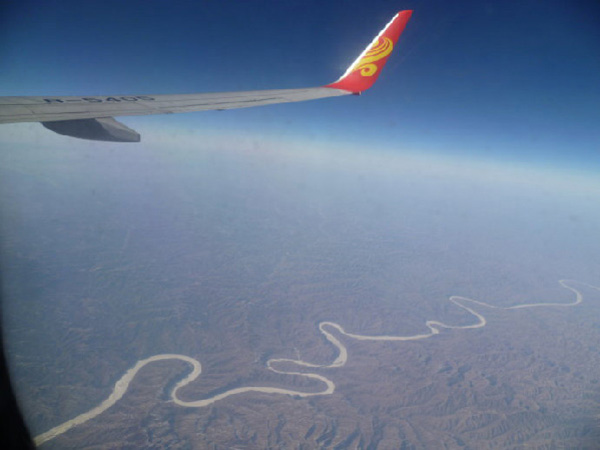 罗万雄在北京飞贵阳的航班万米高空拍摄到的黄河中华龙.jpg